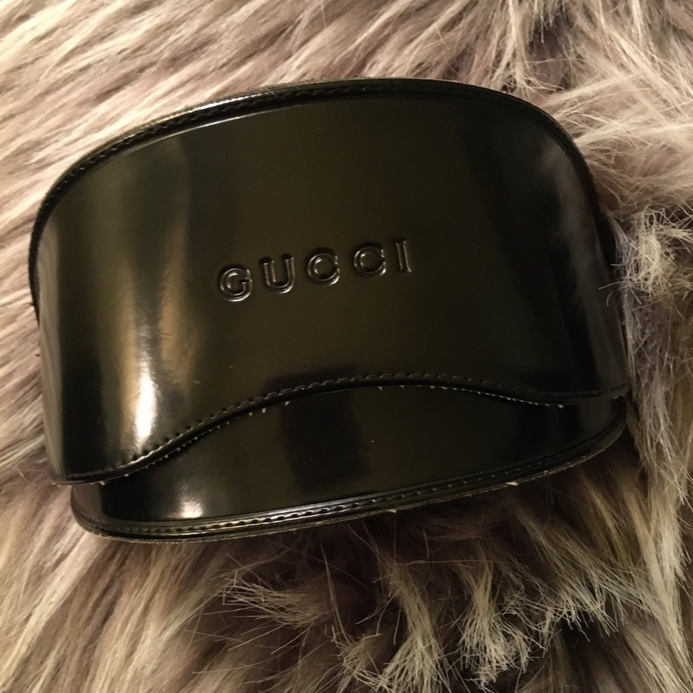 Gucci clamshell sunglasses case black